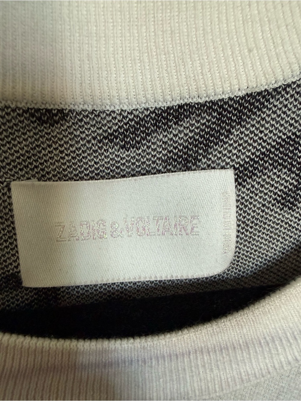 Z&V: Paris Is For Lovers Heart Crewneck Sweater - White with Black & Red - Picture 3 of 3